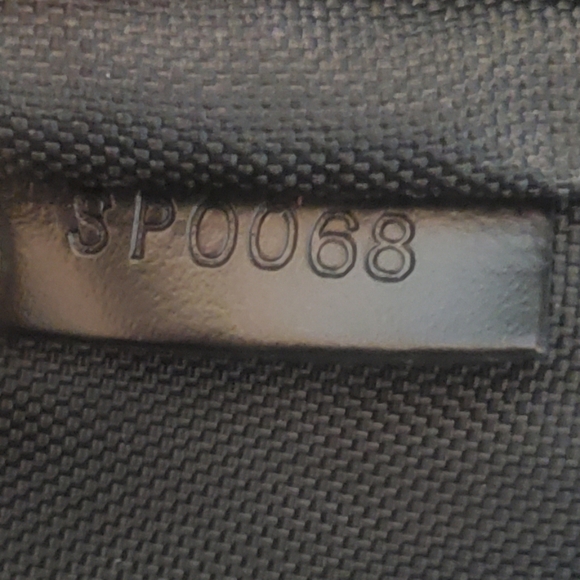 Authentic Louis Vuitton Black Rolling Carry-on - Picture 5 of 13